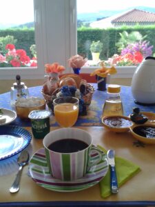 Via Gebennensis Frühstück in einem Gästezimmer